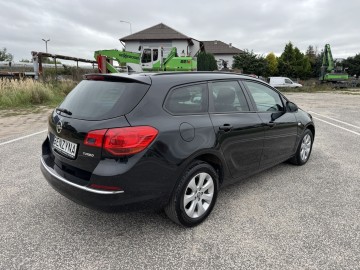 Opel Astra 1.4 BENZYNA Klimatronik Tempomat Nawigacja Kamera
