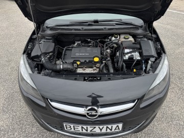 Opel Astra 1.4 BENZYNA Klimatronik Tempomat Nawigacja Kamera