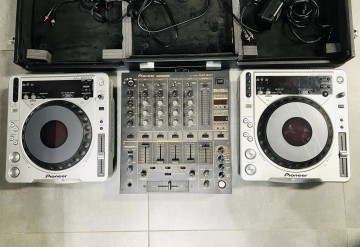 Konsola DJ Pioneer DJM 600 + 2x CDJ 800MK2