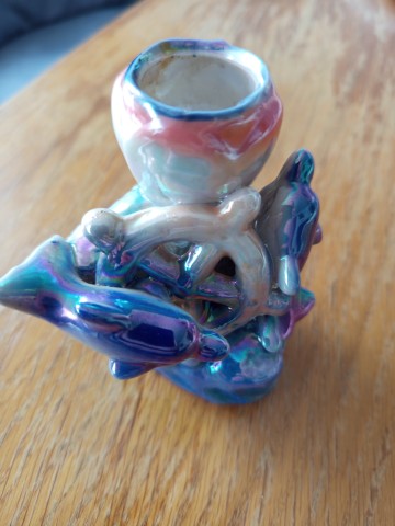 Porcelanowe Ladne delfinki w muszli x 2 sztuki