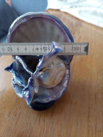 Porcelanowe Ladne delfinki w muszli x 2 sztuki