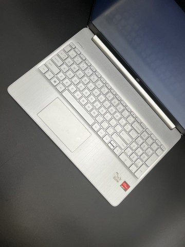 Laptop HP 15S-EQ2400NW 8/250 GB