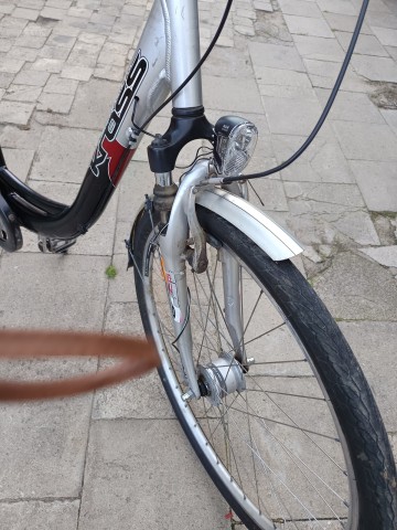 rower damka koła 28 kross biegi tylne koło dynamo prz&oacute;d