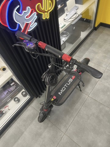 Hulajnoga elektryczna Motus 10 Pro