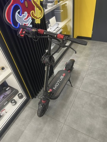 Hulajnoga elektryczna Motus 10 Pro