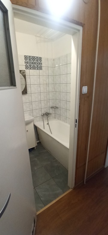 Sprzedam mieszkanie V oś. 1 piętro 2 pokoje