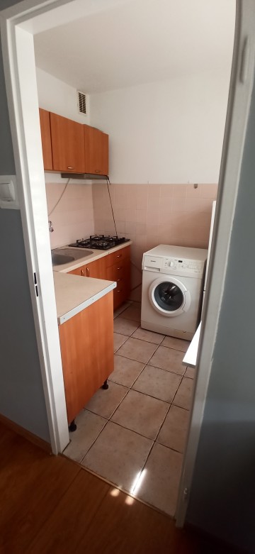 Sprzedam mieszkanie V oś. 1 piętro 2 pokoje