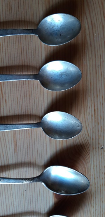 Posrebrzane stare łyżeczki.