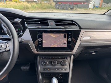 VW Touran 2.0 DIESEL Klimatronik Nawigacja Ledy Kamera TOP