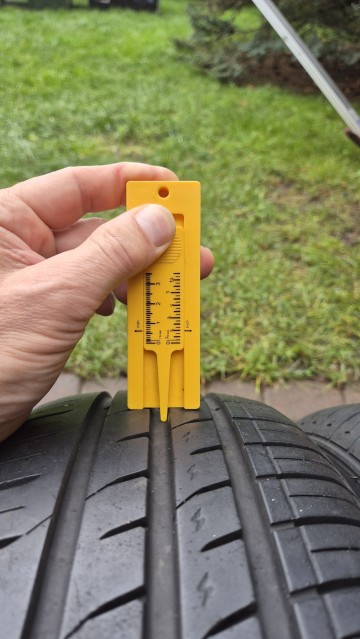 Sprzedam 2x felgi stalowe ET36 z oponami 175/65R15