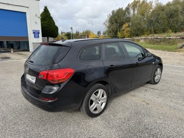 Opel Astra 1.4 BENZYNA Zarejestrowana Klimatyzacja Nawigacja