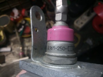 Dioda prostownicza z radiatorem