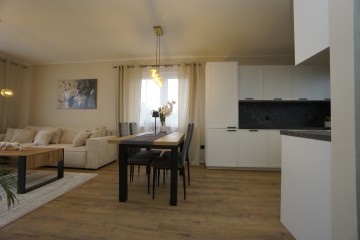 DOM W ZABUDOWIE BLIŹNIACZEJ - WYKOŃCZONY POD KLUCZ | 72 m2 |