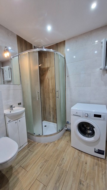 Wynajmę - 2 pokoje -BALKON - PARTER- ul. Wiechowicza, Konin