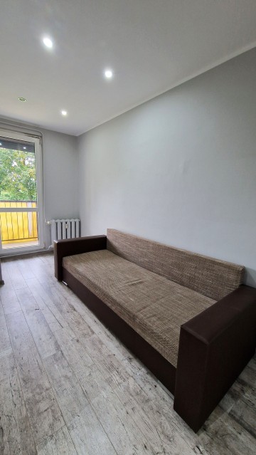 Wynajmę - 2 pokoje -BALKON - PARTER- ul. Wiechowicza, Konin