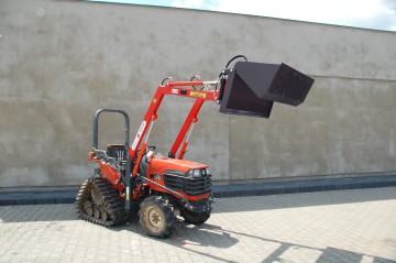 Ładowacz TUR z samopoziomowaniem, przeznaczony do traktora K