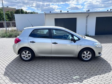 Sprzedam Toyotę Auris