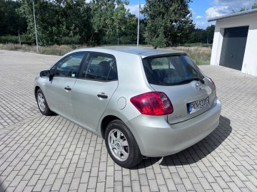 Sprzedam Toyotę Auris