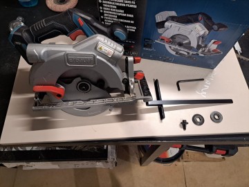 Pilarka akumulatorowa + lisi ogon Erbauer