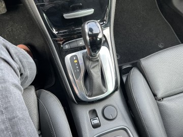 Opel Astra 1.4 BENZYNA Klimatronik Navi Ledy Kamera HAK