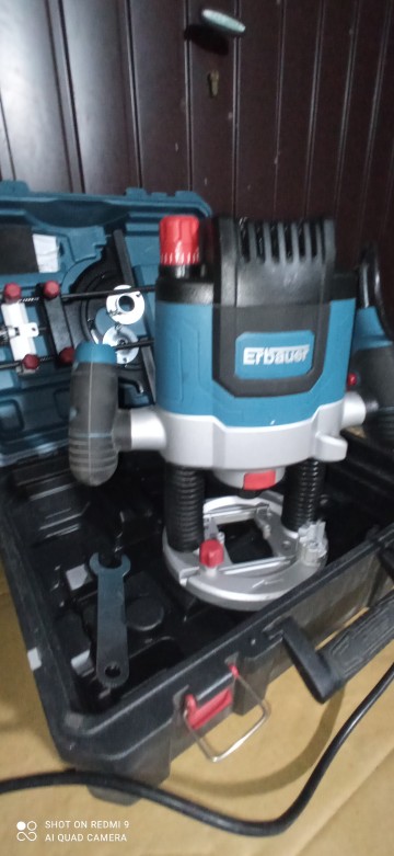 Frezarka gornowrzecionowa erbauer 2100w.