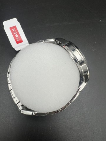 Zegarek Timex Essex Day TW2Y21100