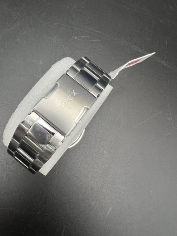 Zegarek Timex Essex Day TW2Y21100