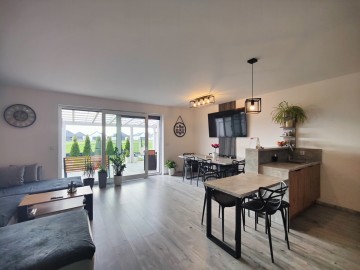 Sprzedam nowy, urządzony dom w dobrej lokalizacji -Żychlin