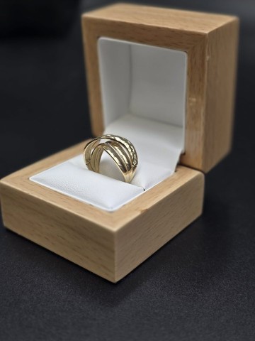 Złoty pierścionek 14k Pr&oacute;ba 585 Waga: 3.64 g