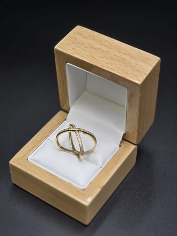 Złoty pierścionek 14k Pr&oacute;ba 585 Waga: 3.10 g