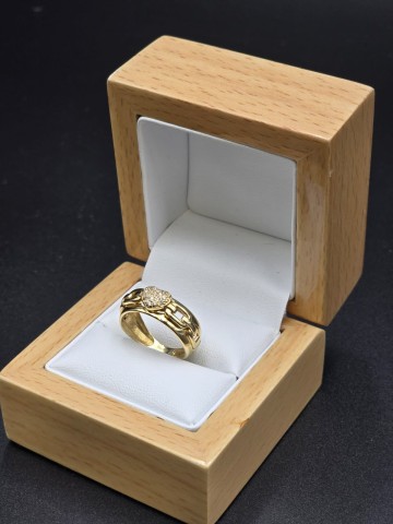 Złoty pierścionek 14k Pr&oacute;ba 585 Waga: 2.81 g