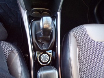 PEUGEOT 2008 1.6 BENZ 120 KM NAVI ALU GWARANCJA