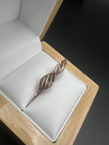 Złote kolczyki  Pr&oacute;ba 585  Waga: 1.35 g