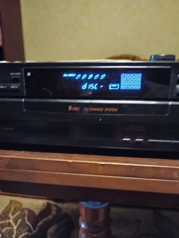 Odtwarzacz CD Sony CDP-C 365