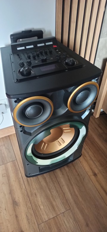 SPRZEDAM GŁOŚNIK KARAOKE