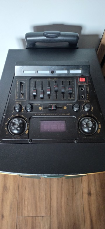 SPRZEDAM GŁOŚNIK KARAOKE