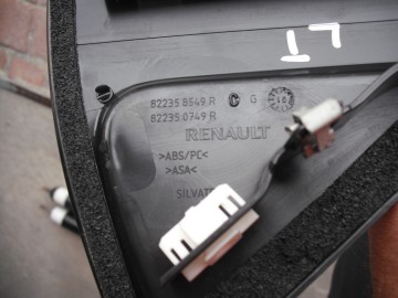 Sprzedam listwę tylnej lewej szyby Renault Captur