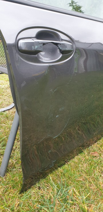 Sprzedam drzwi lewy prz&oacute;d do Toyoty Yaris 2014 r.