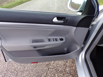 VOLKSWAGEN GOLF V KOMBI 1.9 TDI Z NIEMIEC ZAMIANA