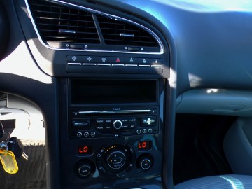 PEUGEOT 5008 7-OSOBOWY