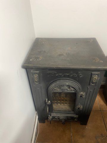Piec żeliwny Bartek 10 KW bardzo kr&oacute;tko używany.