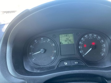 Sprzedam samoch&oacute;d Skoda Fabia 2014r,1,4l.gaz.Klima