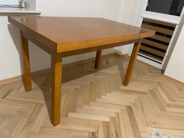 Sprzedam rozkładany st&oacute;ł Maćko, kolor olcha, producent Paged