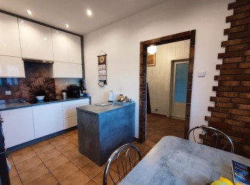 Na sprzedaż dom w pobliżu jezior, zagospodarowana działka