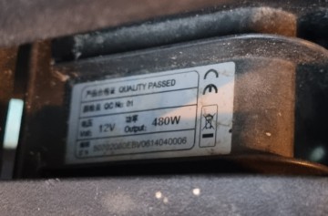 Ł&oacute;dź wędkarska wiosłowa z silnikiem elektrycznym