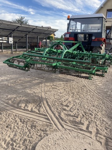 Kultywator z walkami