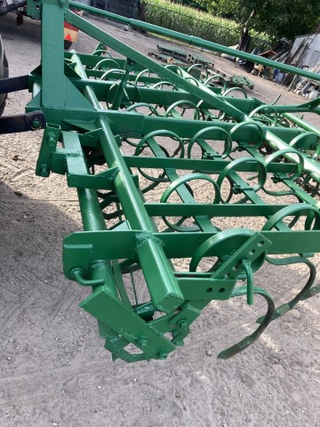 Kultywator z walkami