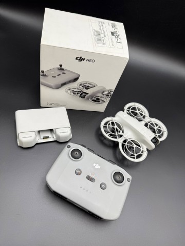 Dron Dji Neo Fly More combo Stan: bardzo dobry, sprawny. Za