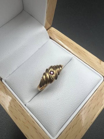 Złoty pierścionek  Pr&oacute;ba 585 Waga: 2.04 g