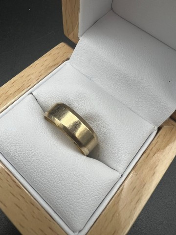 Złota obrączka  Pr&oacute;ba 585 Waga: 4.75 g